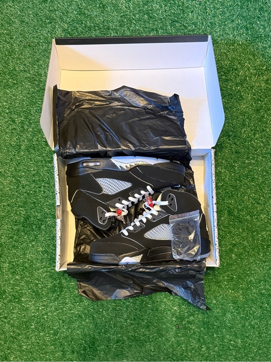 Air Jordan 5 Retro ‘Black Metallic Reimagined’ 2025